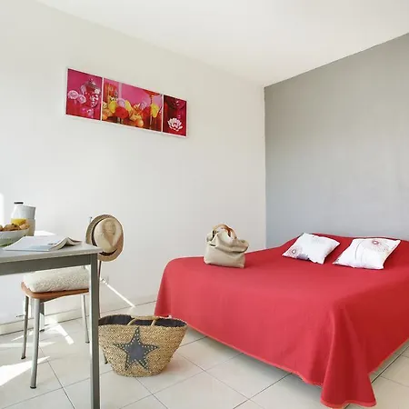 Gsa Saint Exupery Aparthotel 2*